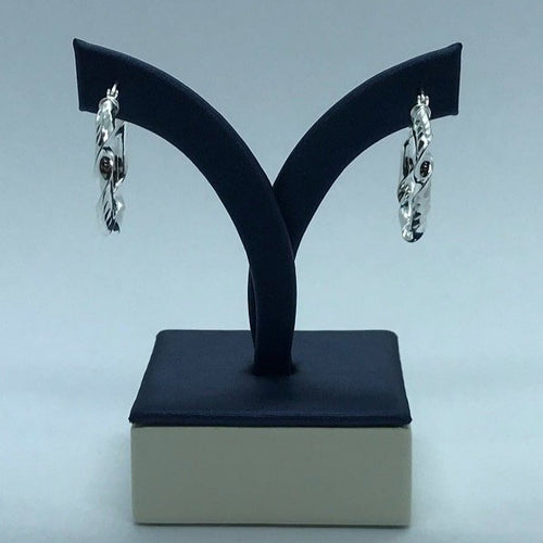 Load image into Gallery viewer, Hinged Diamond Cut Twisted Hoop Earrings (20mm)
