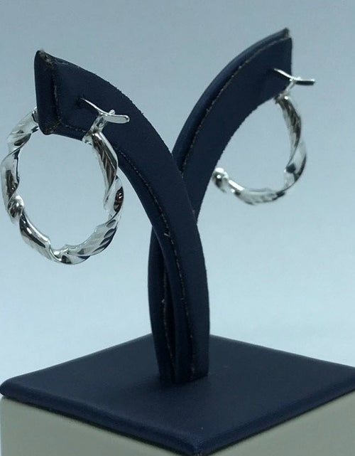 Load image into Gallery viewer, Hinged Diamond Cut Twisted Hoop Earrings (20mm)
